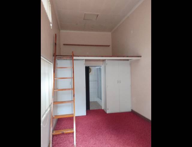 9 BEDROOM HOUSE FOR SALE IN MUCKLENEUK